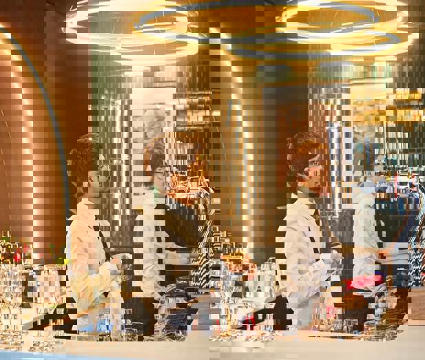 Hospitality & bar jobs